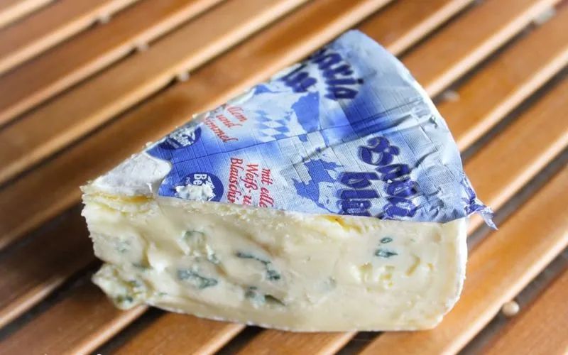Сыр Бавария Мягкий с Голубой и Белой Плесенью Низколактозный Калининград